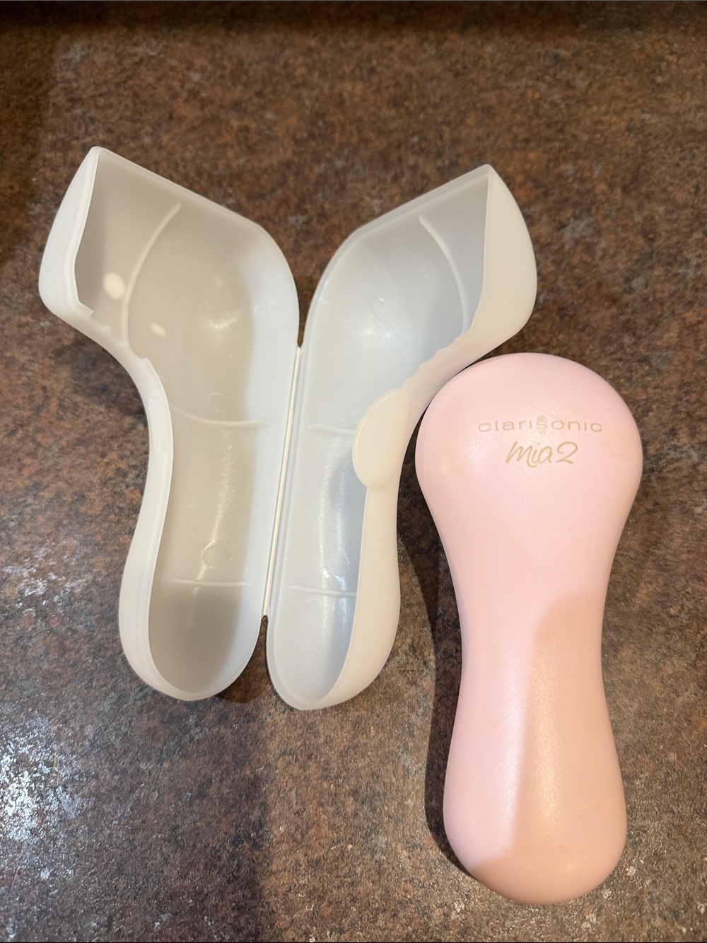 Clarisonic Mia 2 face teen cleaning acne woman pink